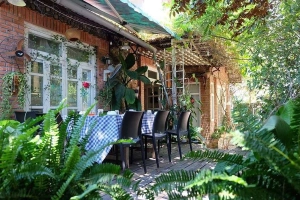 Nhà Hàng Uno House Restaurant