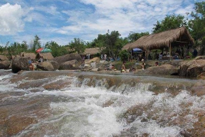 Nhà Hàng Waterland Suối Thạch Lâm - Du Lịch Sinh Thái