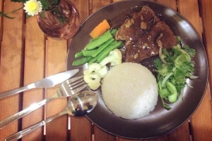 Quán Ăn Nhà Mình - Cơm Gà Nướng Mật Ong
