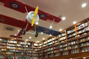 Nhã Nam Books N' Coffee