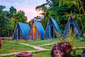 Nhà Ta Homestay