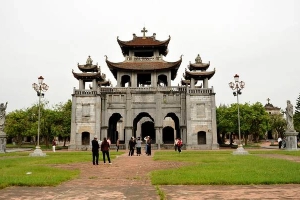 Nhà Thờ Đá Phát Diệm - Kim Sơn