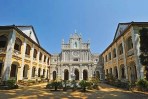Nhà Thờ Lòng Sông