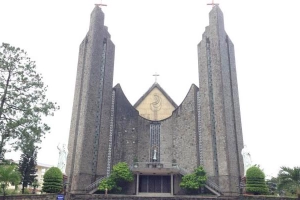 Nhà Thờ Phủ Cam