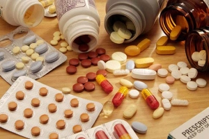 Nhà Thuốc Đức Huy - Cao Văn Lầu