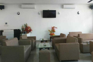 Nhã Uyên Cafe