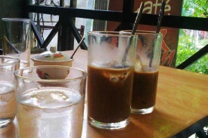 Nhân Cafe - Trung Kính
