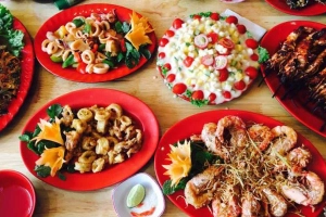 Quán Ăn Nhón Quán - Lẩu & Hải Sản