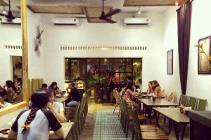 Nôm Nôm Restaurant & Cafe