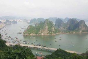Núi Bài Thơ - Hạ Long