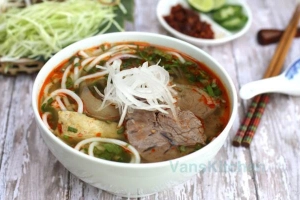 Quán Ăn O Phượng - Bún Bò