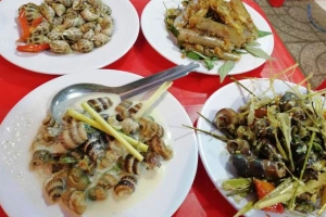 Quán Ăn Ốc & Hải Sản - Xóm Chiếu
