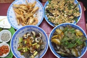 Quán Ăn Ốc Tô - Xóm Chiếu