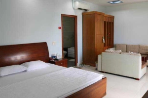 Palace Hotel - Nguyễn Hùng Sơn
