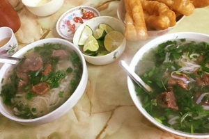 Quán Ăn Phở Bò, Bánh Mì Sốt Vang & Xôi Các Loại - Trương Định