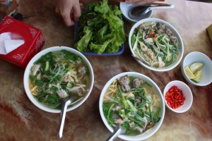 Quán Ăn Phở Bò & Gà - Đinh Tiên Hoàng