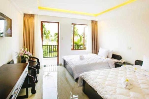 Phố Hội Riverside Hotel