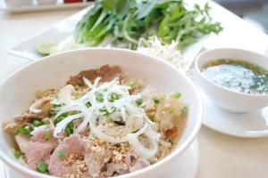 Quán Ăn Phở, Hủ Tiếu Khô - Nguyễn Bỉnh Khiêm