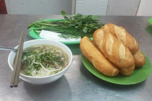 Quán Ăn Phở Hùng - Vạn Kiếp