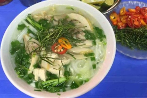Quán Ăn Phở Huyền - Phở Gà Ta & Chuyên Gà Chặt