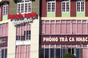 Phố Núi - Nhà Hàng & Phòng Trà Ca Nhạc