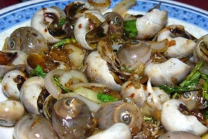 Quán Ăn Phố Ốc Hồng Ngọc
