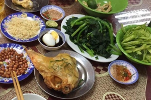 Quán Ăn Phong Vân Quán - Gà Tươi 9 Phút
