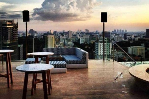 Social Pool Rooftop Bar - Hotel Des Arts Saigon