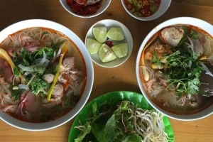 Quán Ăn Quán 26 - Cơm Hến & Bún Bò Huế