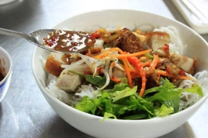 Quán Ăn Quán 82 - Bánh Ướt