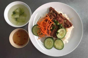 Quán Ăn 20 Lê Lợi - Cơm, Bún Bò & Bánh Tráng Phơi Sương