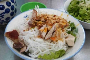 Quán Ăn Ái Vân - Bún Mắm Heo Quay