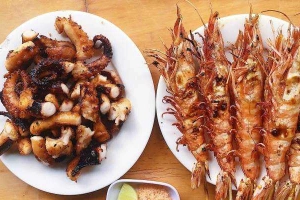 Quán Ăn Ẩm Thực Đường Phố Quán Ngon