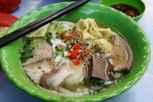 Quán Ăn Bánh Canh, Hoành Thánh - Trương Vĩnh Ký