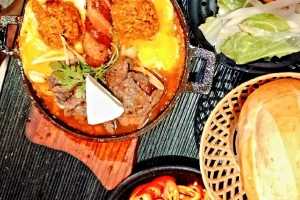 Quán Ăn Bánh Mì Chảo Cô 3 Hậu