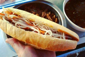 Quán Ăn Bánh Mì Chay Cô Tám