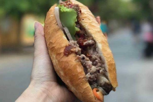Quán Ăn Bánh Mì Thúy