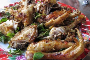 Quán Ăn Biển Hồ Hội Quán - Đặc Sản Gà Tre