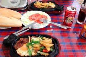 Quán Ăn Bò Bít Tết - Hồng Quang