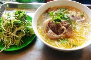 Quán Ăn Bún Bà Năm