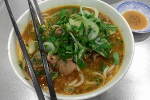 Quán Ăn Bún Bò Huế - Chợ Tre