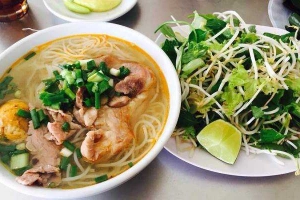 Quán Ăn Bún Bò Huế Mụ Rơi