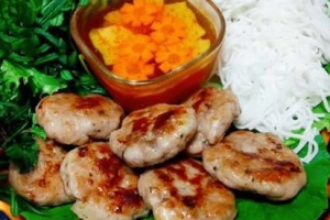 Quán Ăn Bún Chả - Chùa Hang