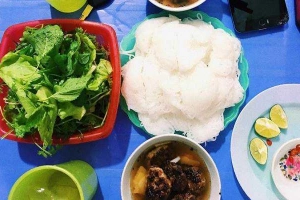 Quán Ăn Bún Chả Đường Hầm