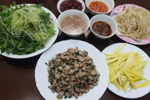 Quán Ăn Bún Hến & Lẩu Nướng Các Loại - Phượng Mao