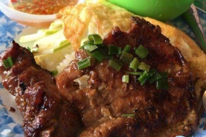 Quán Ăn Cây Dương Quán - Bãi Vòng
