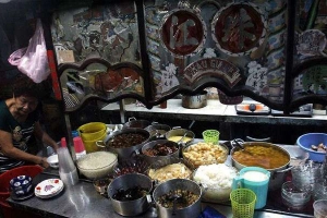 Quán Ăn Chè Cột Điện - Chè Người Hoa Khu Đèn Năm Ngọn