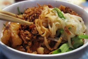 Quán Ăn Chính Hồng - Mỳ Giò & Phở Chua Ngọt