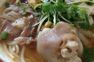 Quán Ăn Chương Huế - Bún Bò Giò Heo