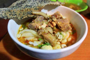 Quán Ăn Cô Thời - Mì Gà & Bún Thịt Heo Quay